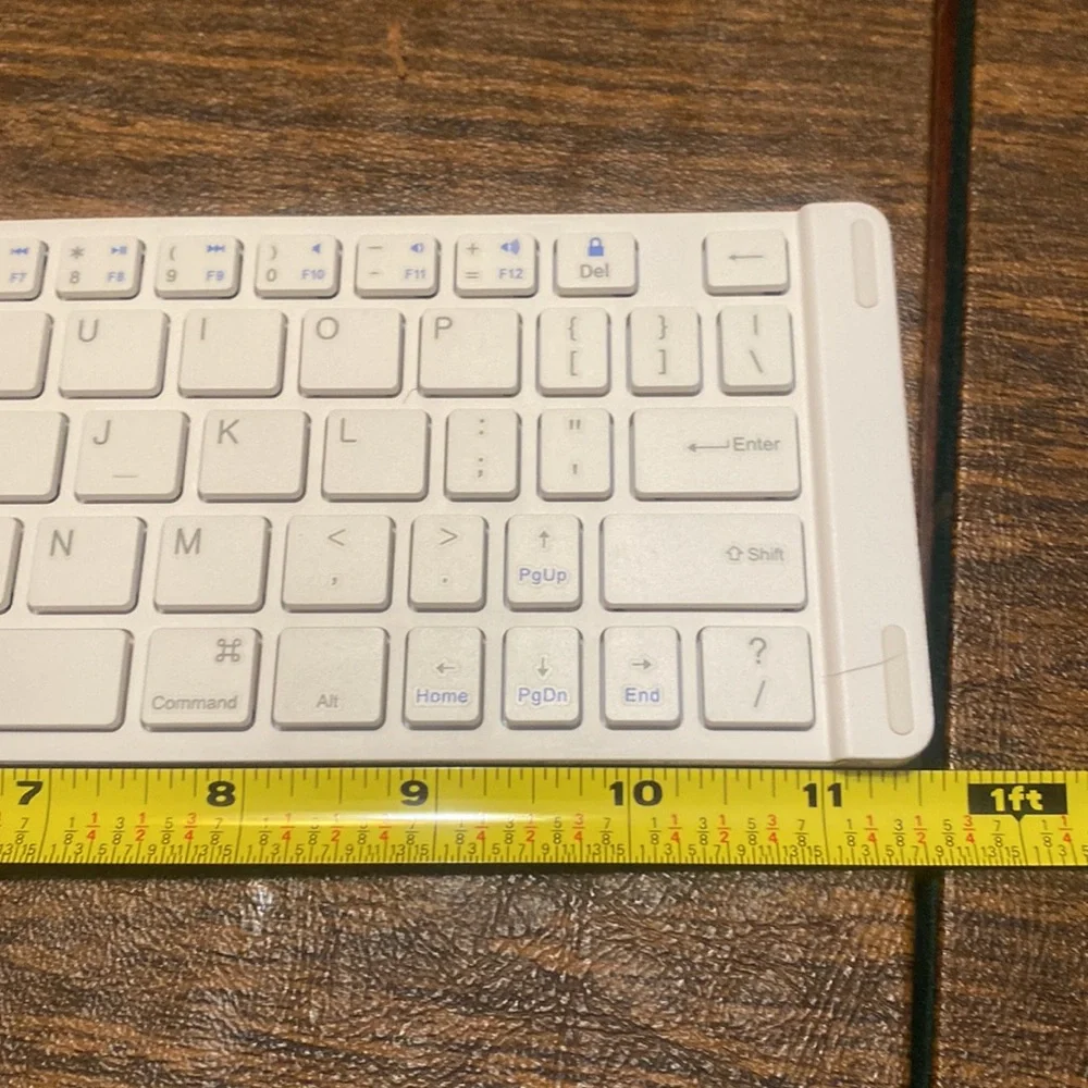 NEW in box - Wireless Portable Keyboard by Fashionit, 11.5”